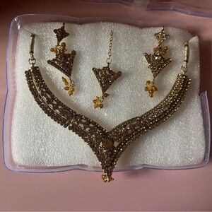 Indian Jewelry Set - Gold tone